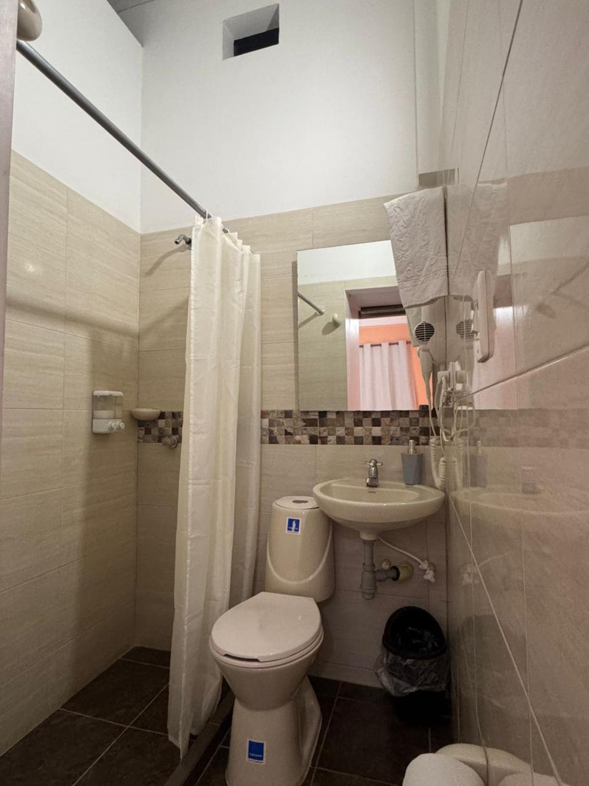 Casa De Pinos Hotel Bucaramanga Extérieur photo
