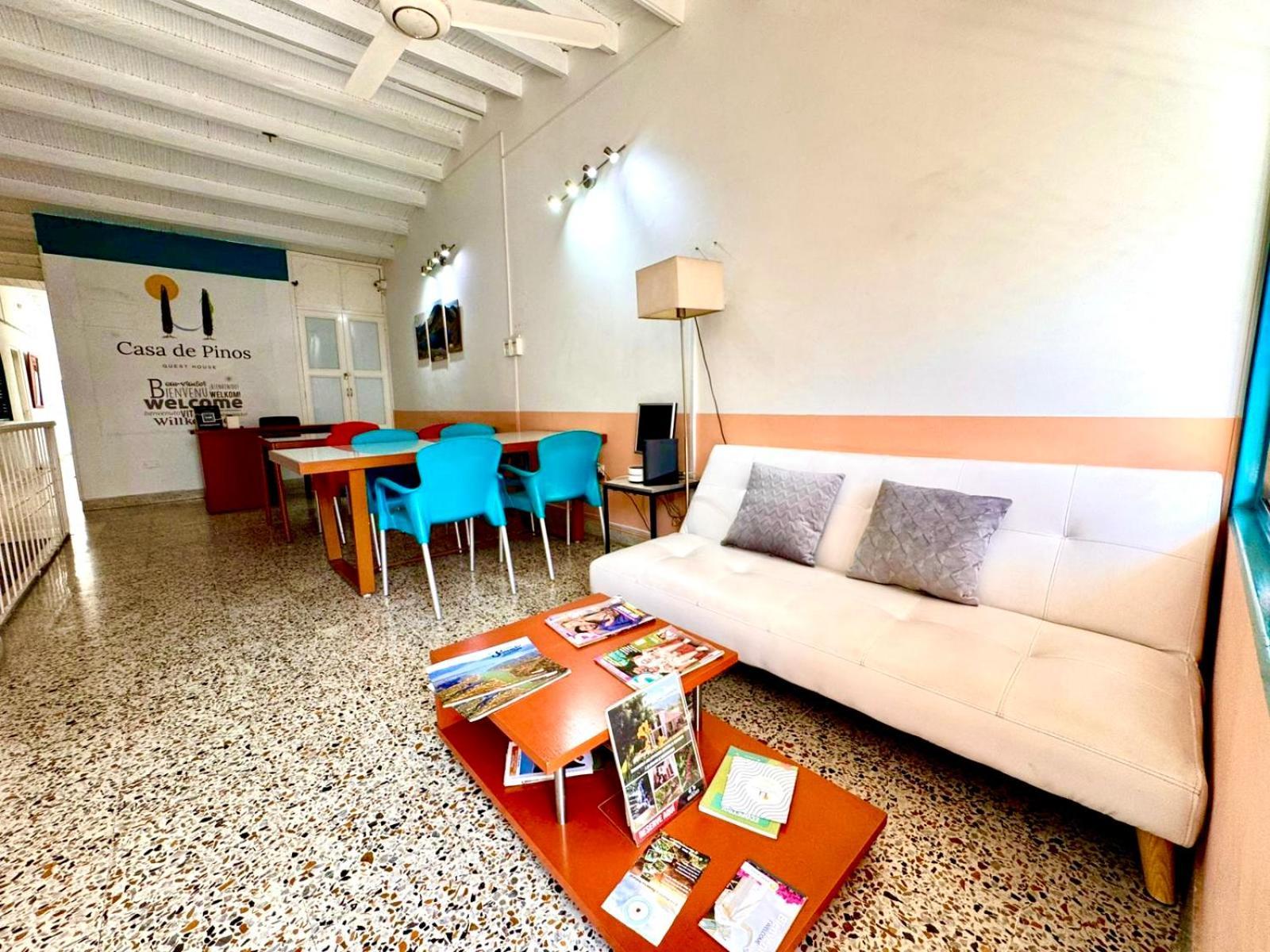 Casa De Pinos Hotel Bucaramanga Extérieur photo